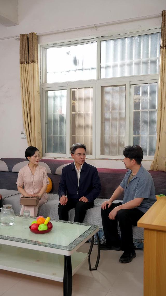 《一席升学宴，看清养子心》剧照