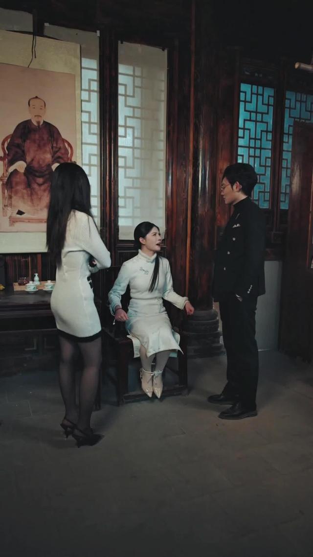《低调下山，奈何师姐太耀眼》剧照