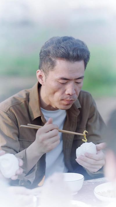 《利刃在喉》劇照