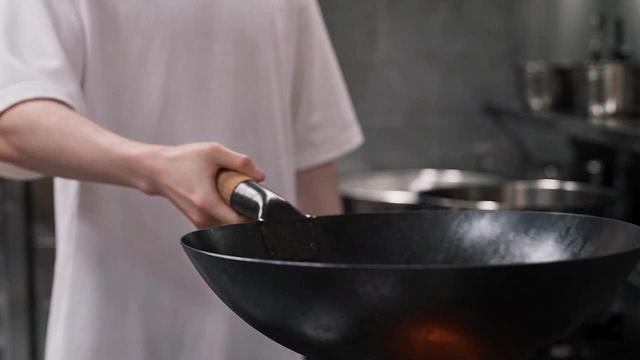 《被主播背刺開除，我開下午營業早餐店第5季》劇照