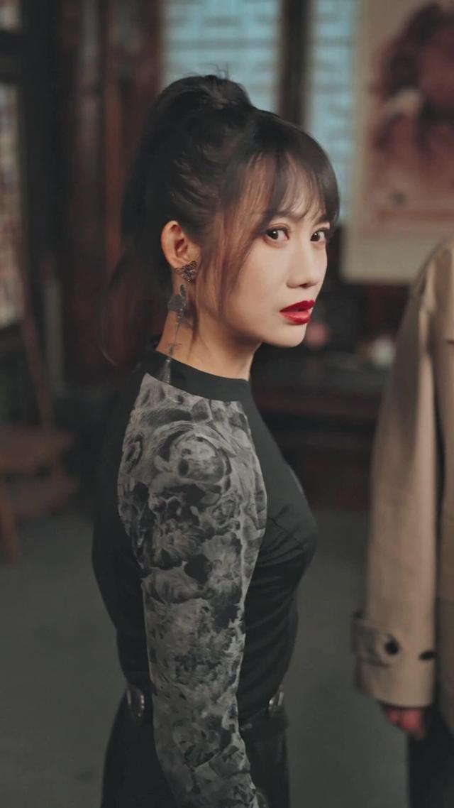 《低调下山，奈何师姐太耀眼》剧照