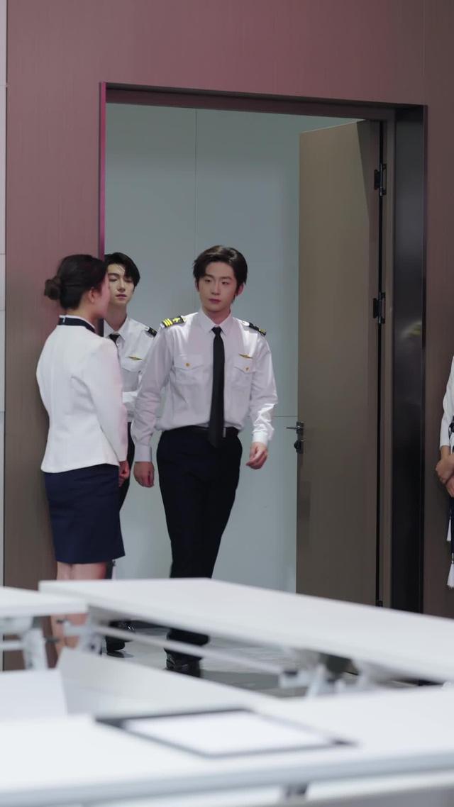 《雲端頻率，矜貴機長私藏心動》劇照