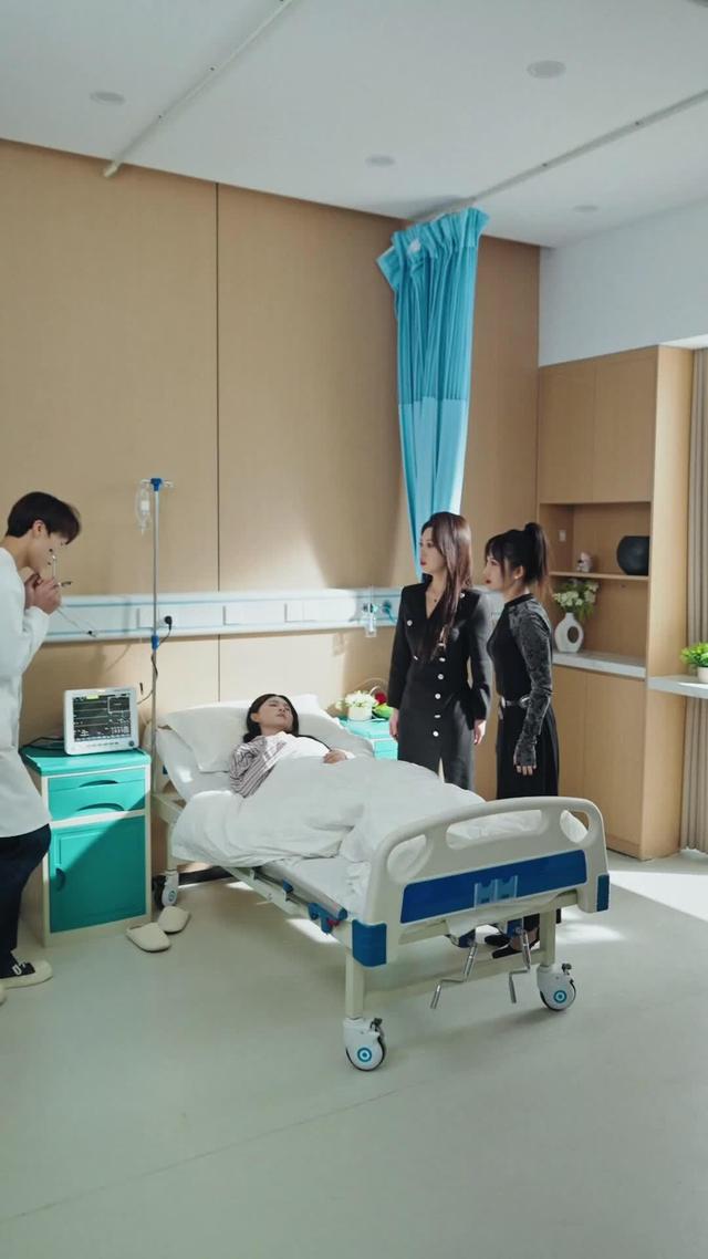《低调下山，奈何师姐太耀眼》剧照