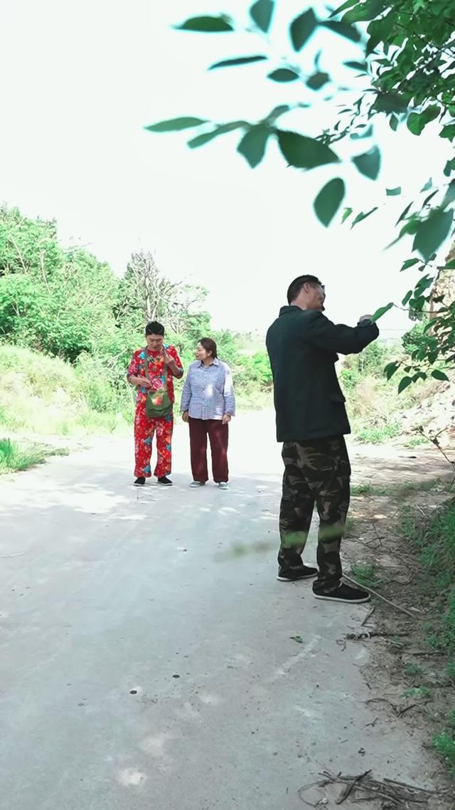 《苦盼兒孫半生緣》劇照