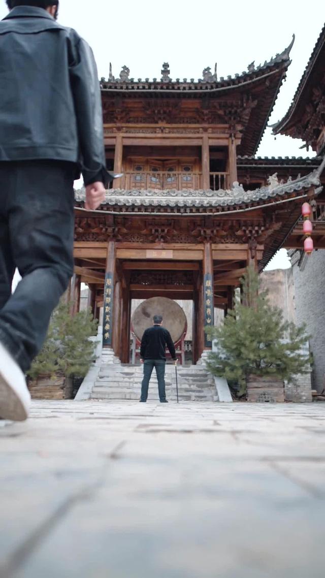 《低調下山，奈何師姐太耀眼》劇照