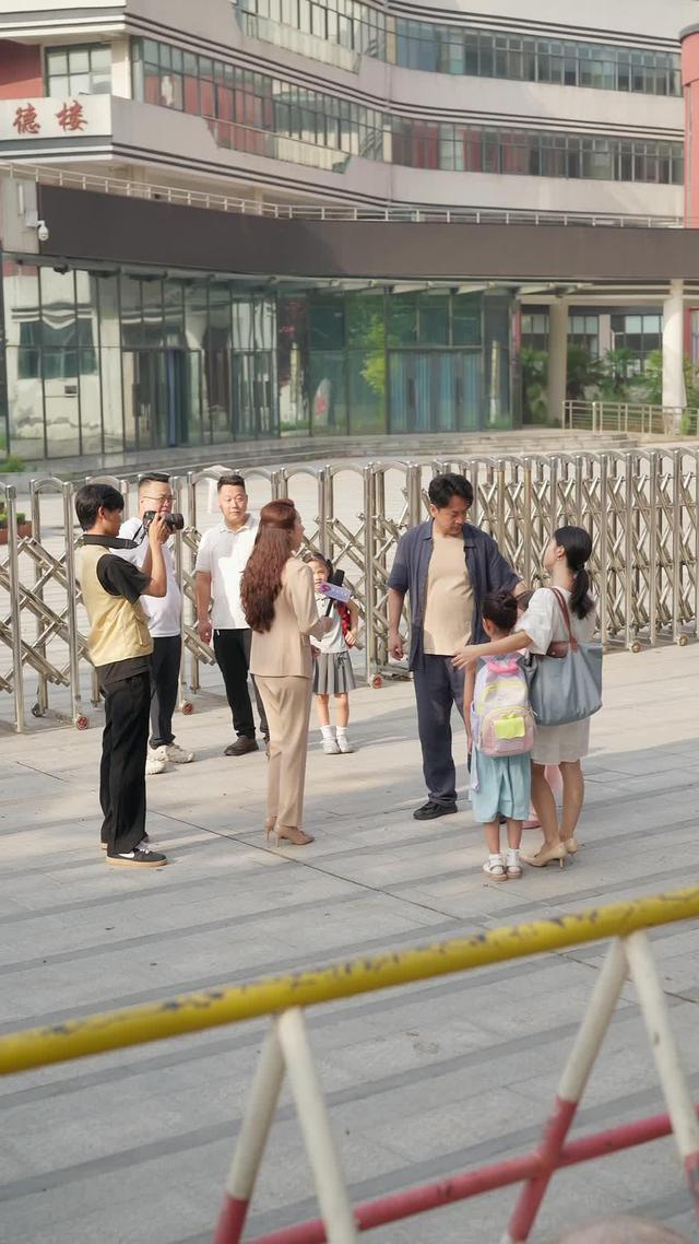 《一席升学宴，看清养子心》剧照
