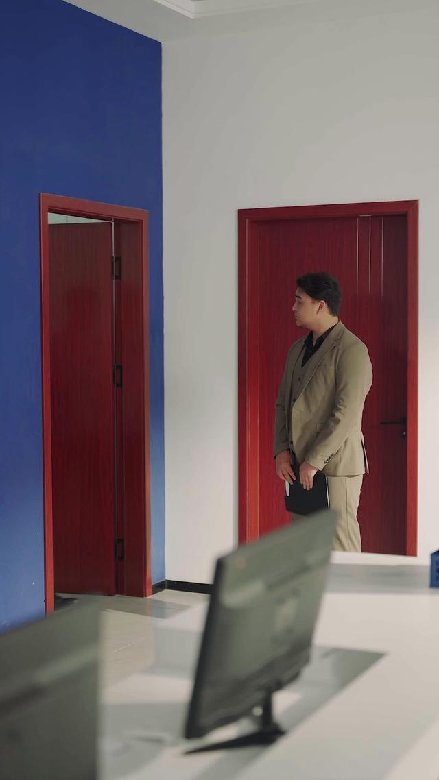 《利刃在喉》劇照