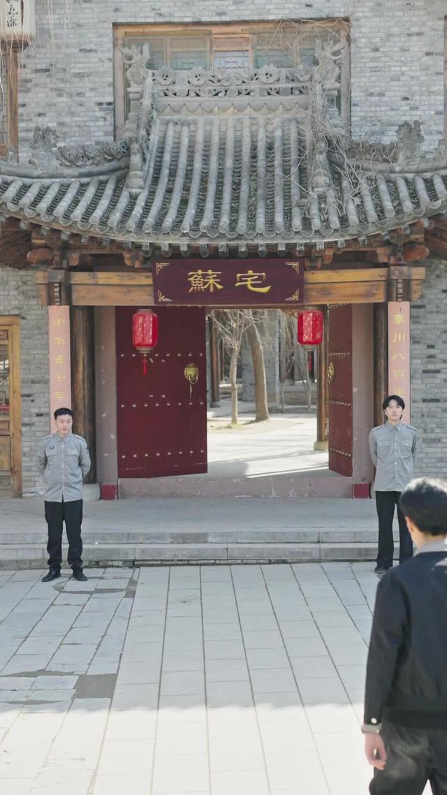 《低调下山，奈何师姐太耀眼》剧照