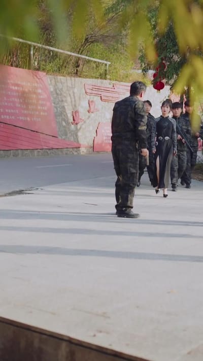 《低调下山，奈何师姐太耀眼》剧照