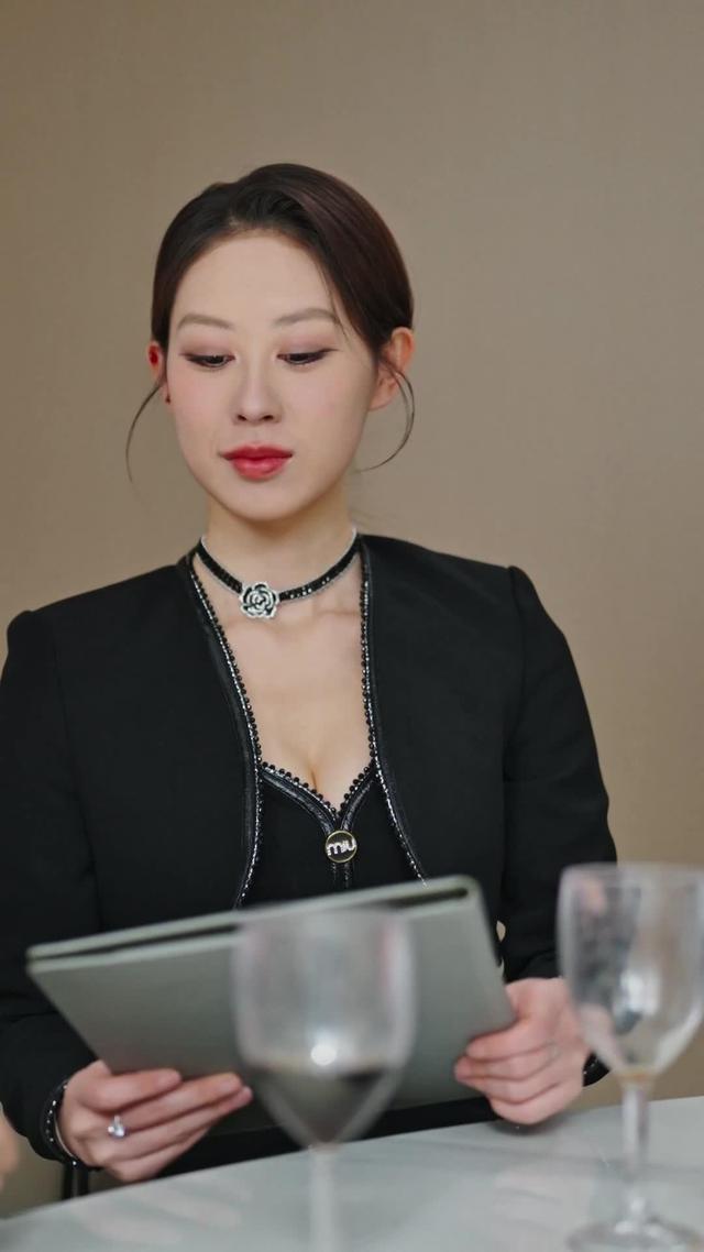 《低調下山，奈何師姐太耀眼》劇照