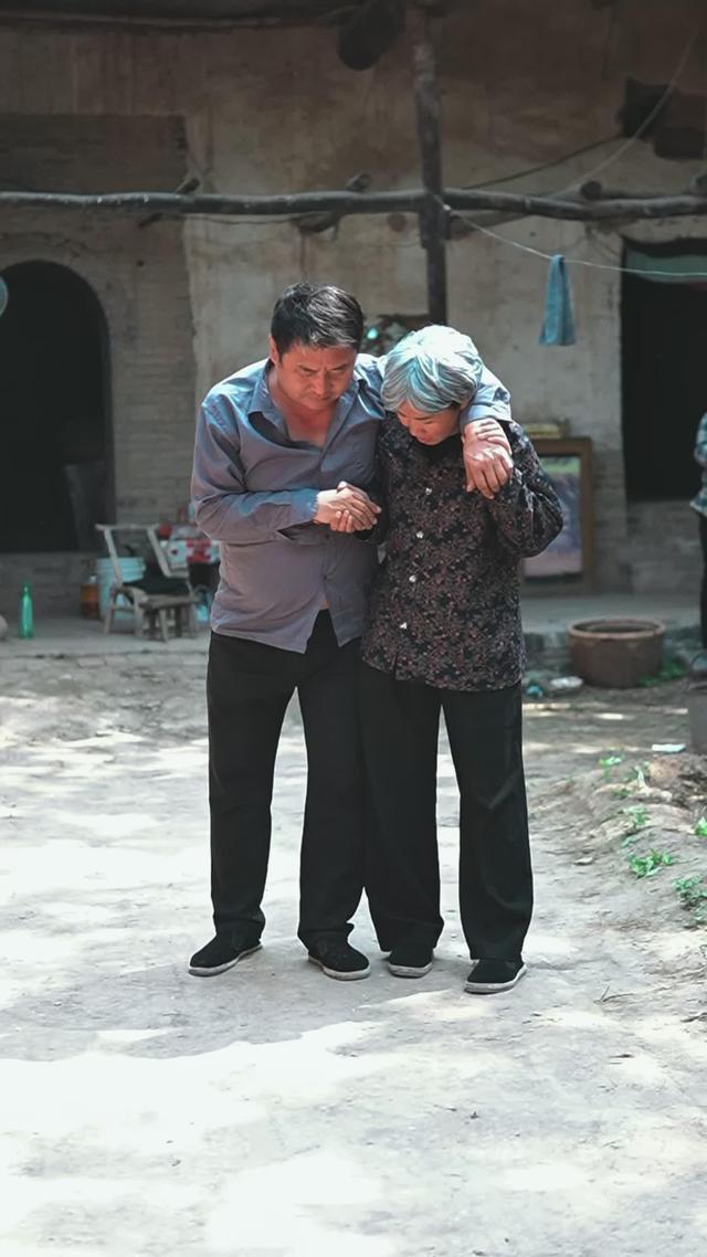 《苦盼儿孙半生缘》剧照