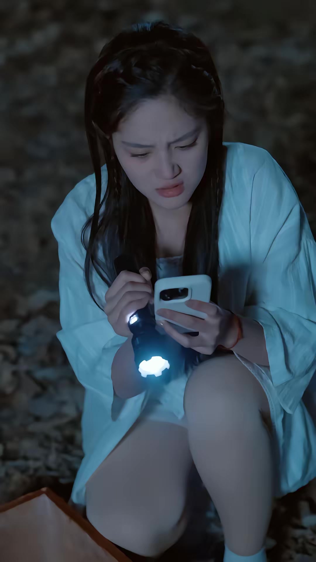 《人在鄉村扯犢子，珍獸找上門來了》劇照