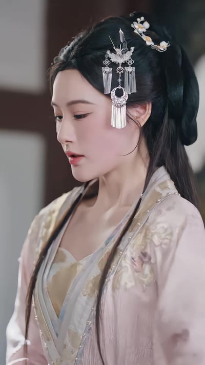 《陛下您的白月光回来了》剧照