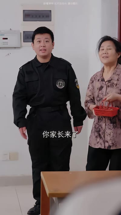 《不裝了，我們全家都是頂流》劇照