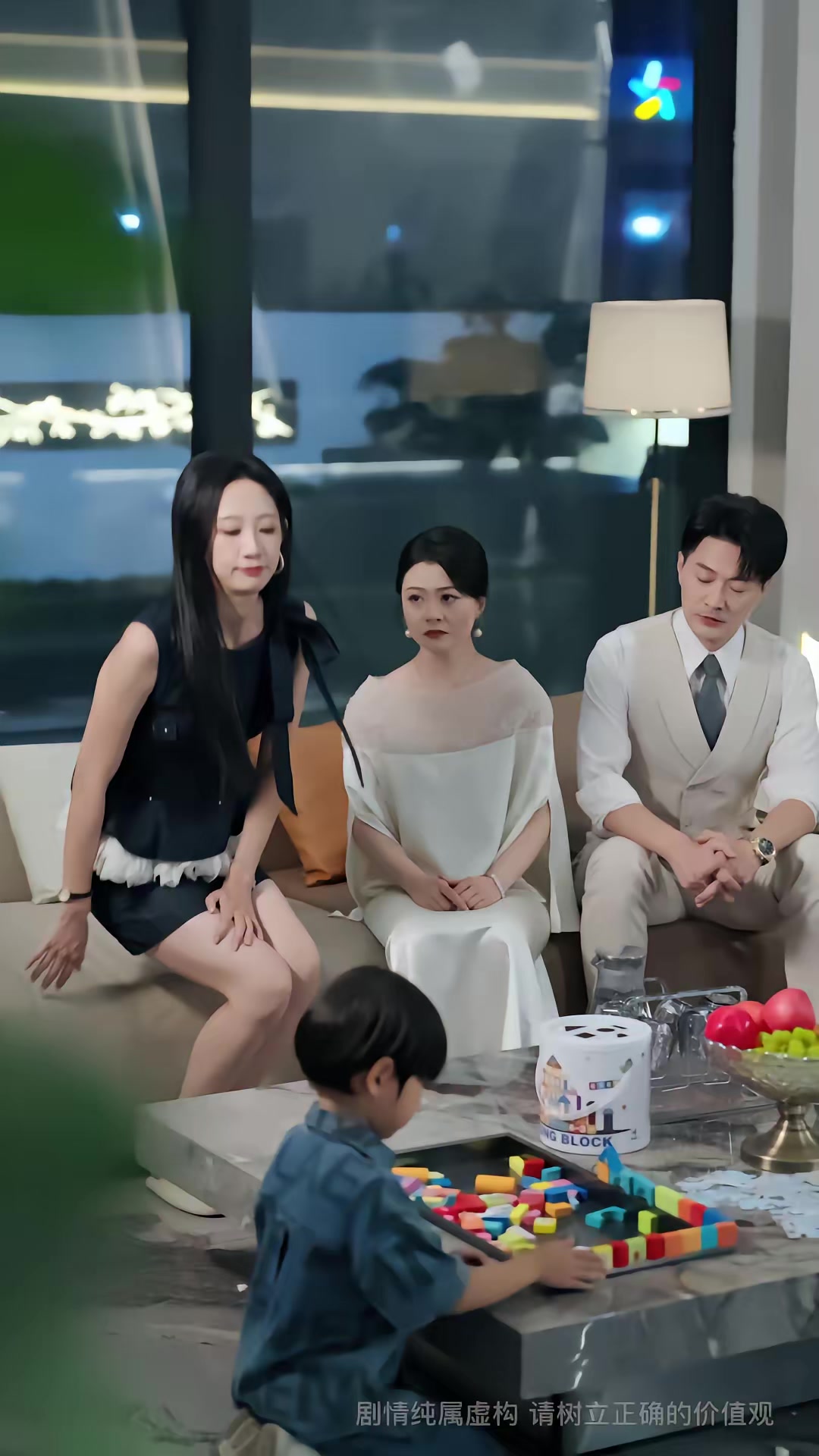《妈咪受辱，大小姐回国掀翻全场》剧照