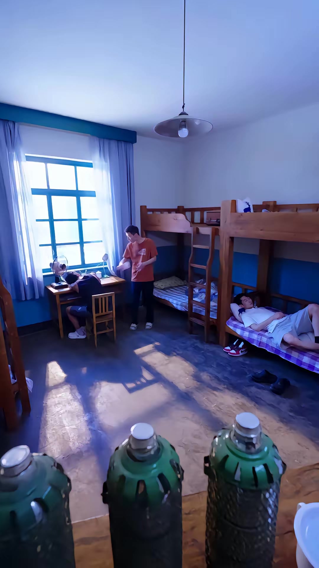 《債死不休》劇照