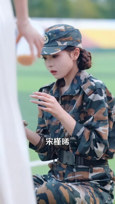 《学姐冒充我嫂子，结果踢到铁板了》剧照