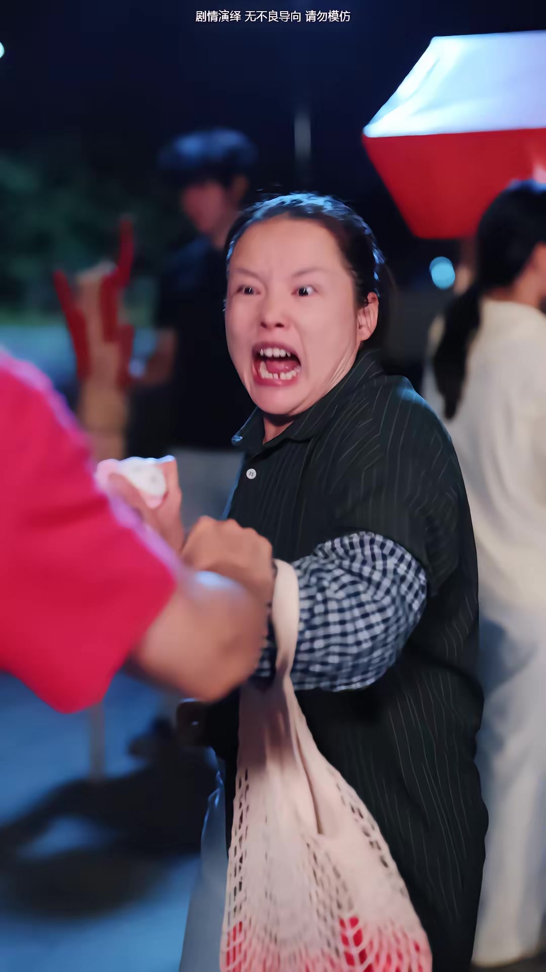 《葬愛小美駕到，請接招》劇照