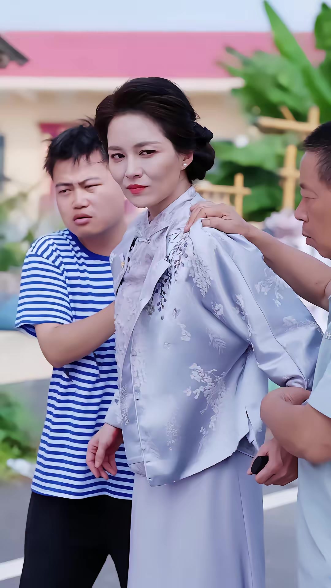 《二婚当天，儿子带着整车嫁妆来认亲》剧照