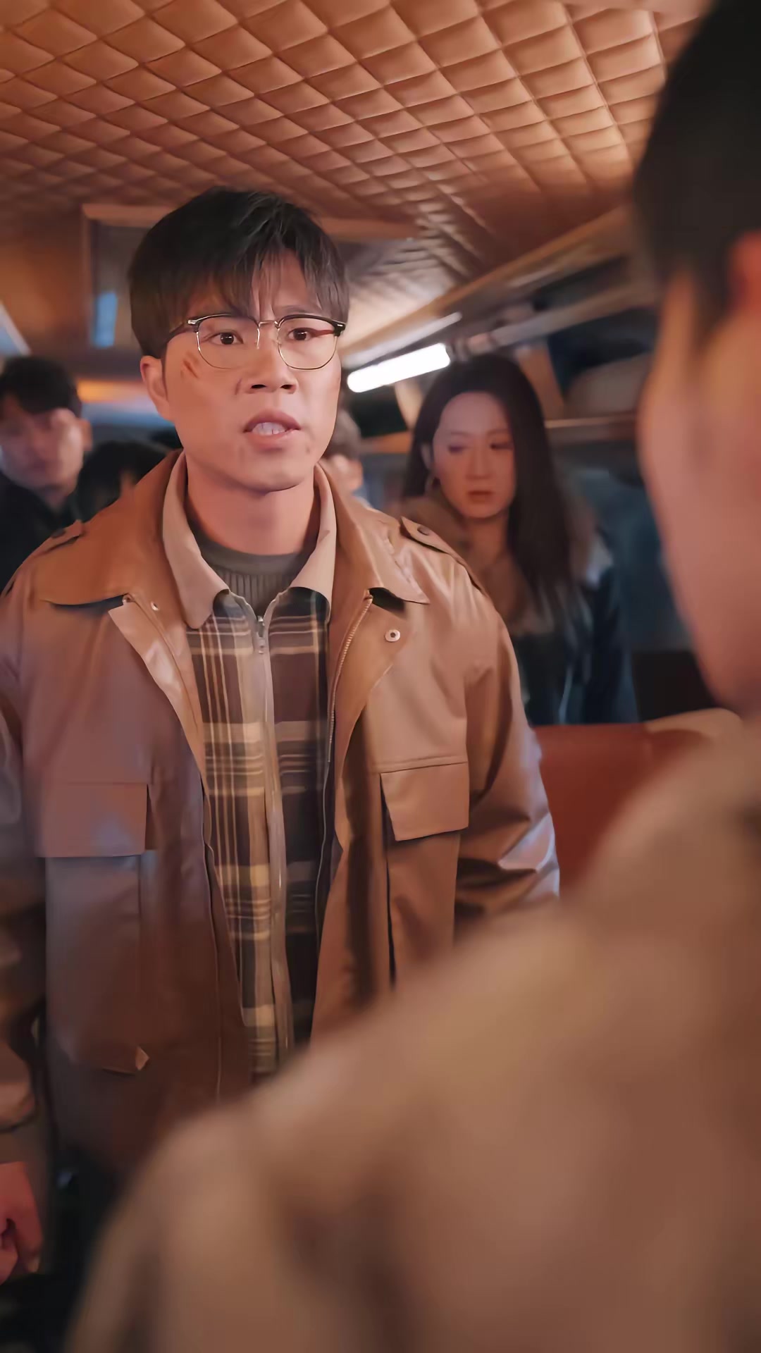 《人面熊危機》劇照