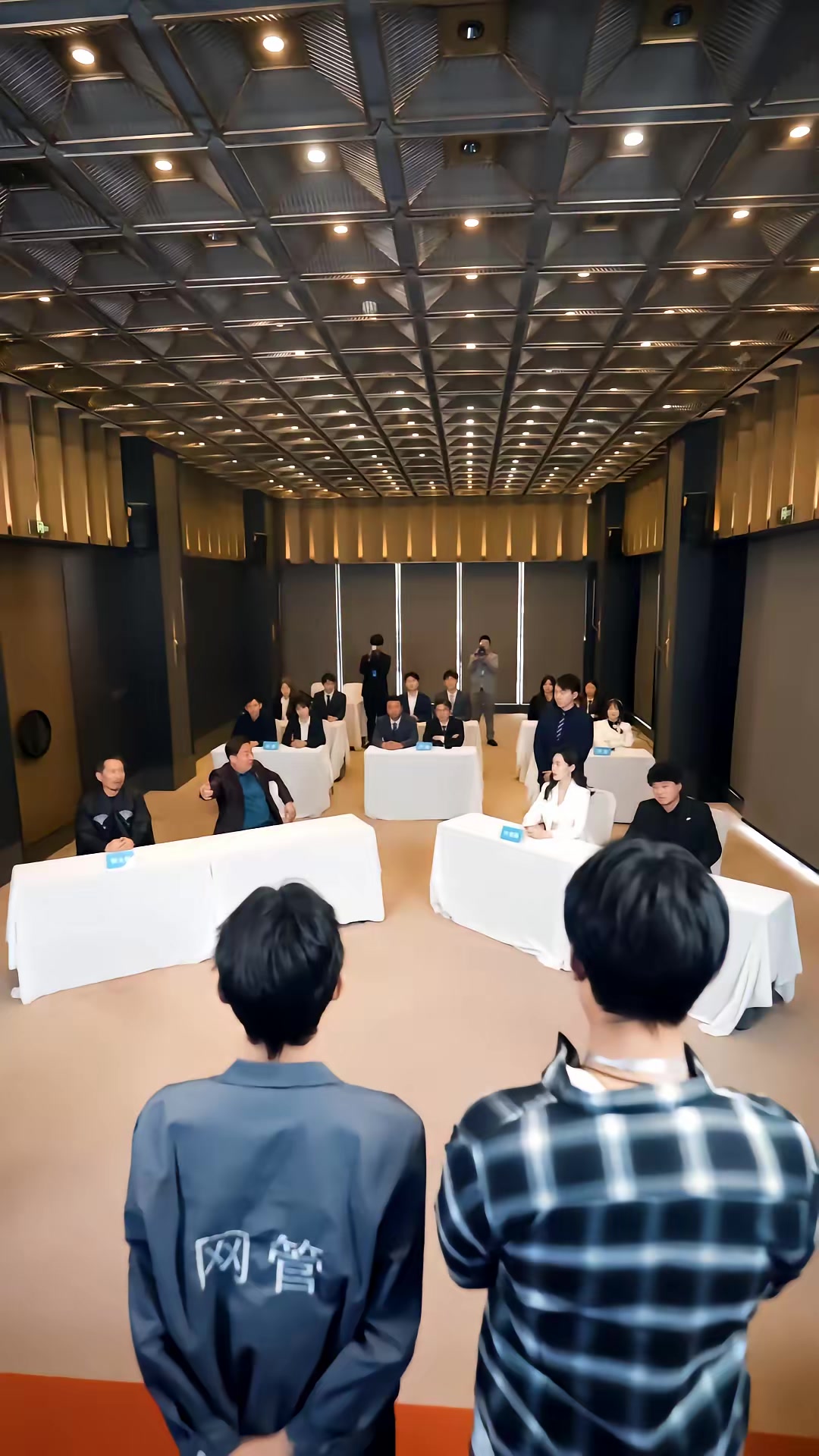 《国产AI遥遥领先》剧照
