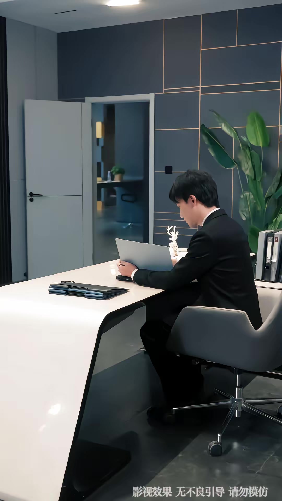 《那天，五個首富舅舅終於找到了我》劇照