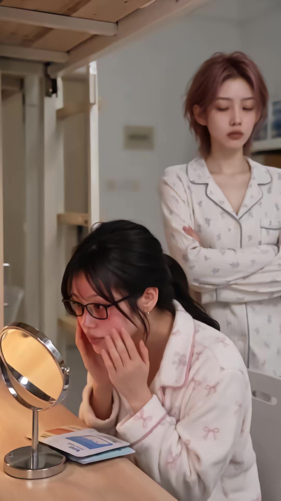 《幫室友化妝一年，她們讓我賠錢》劇照