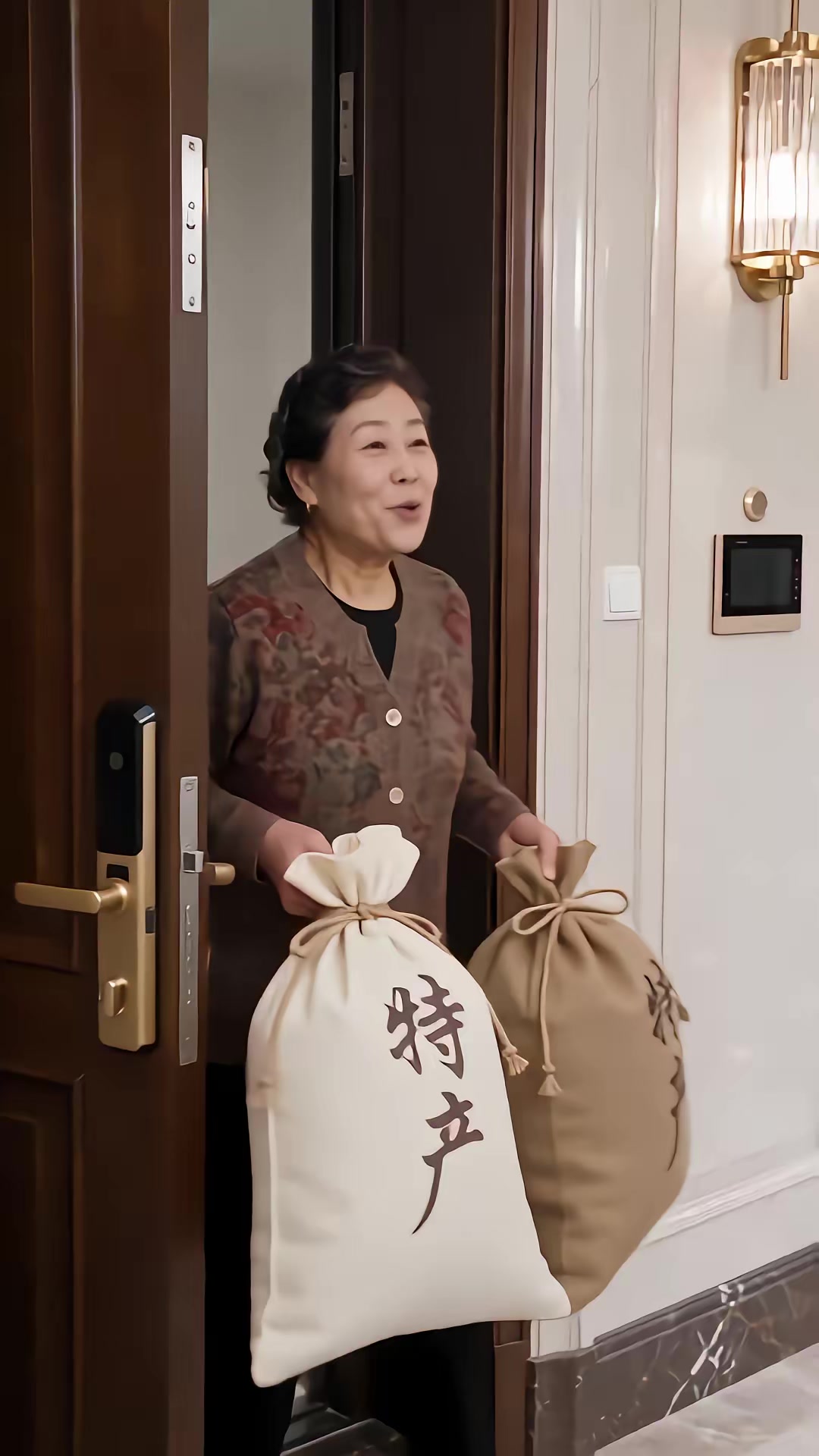 《六十歲老太不一般》劇照