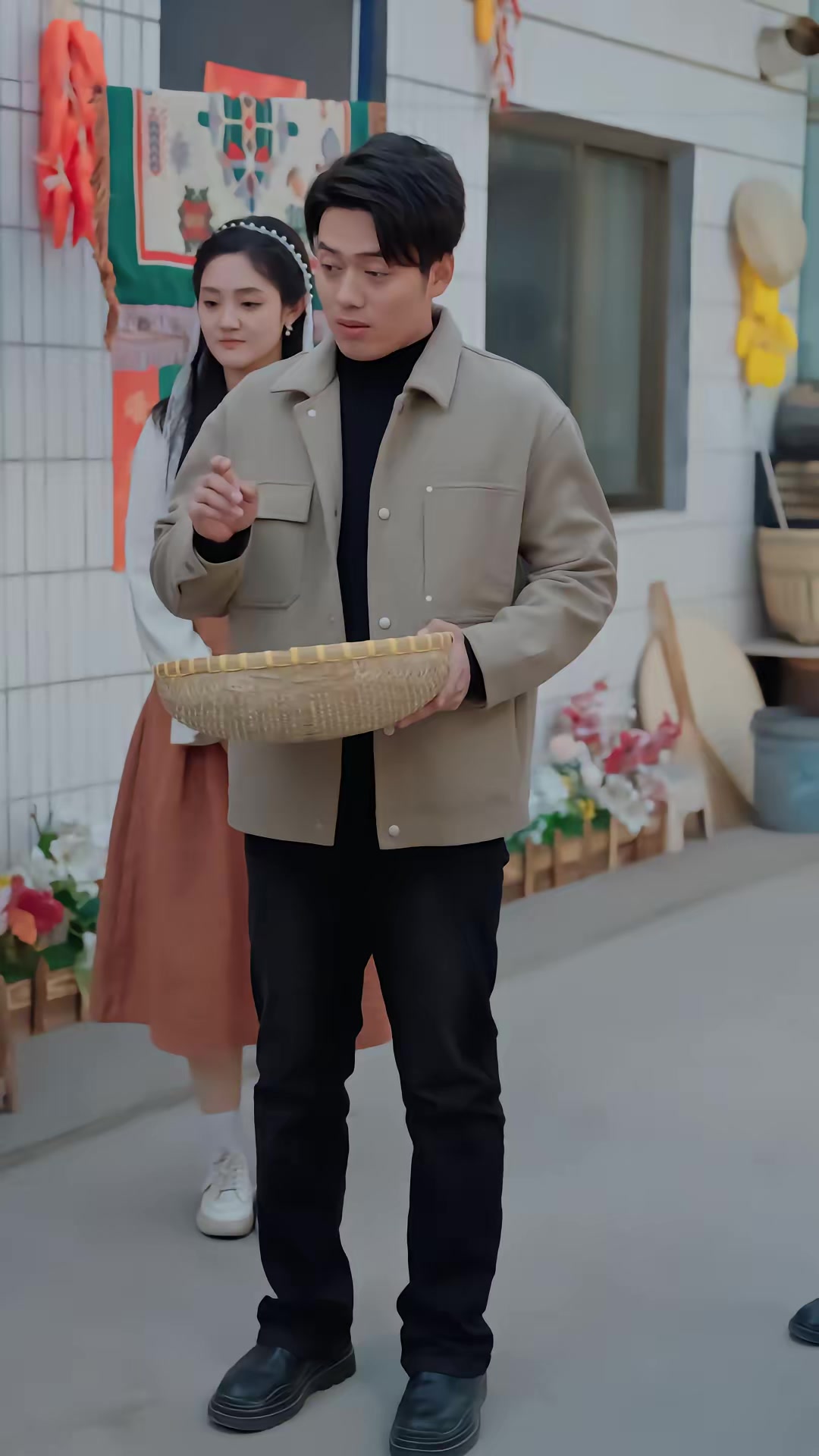 《人在鄉村扯犢子，珍獸找上門來了》劇照