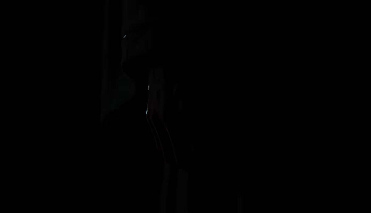《拒绝内耗！穿书后我靠囤货苟成团宠了》剧照