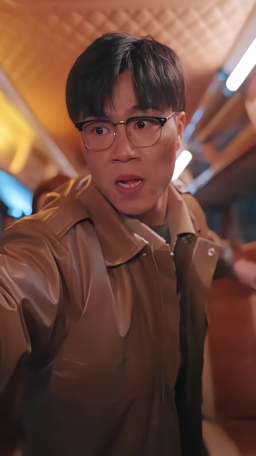 《人面熊危機》劇照