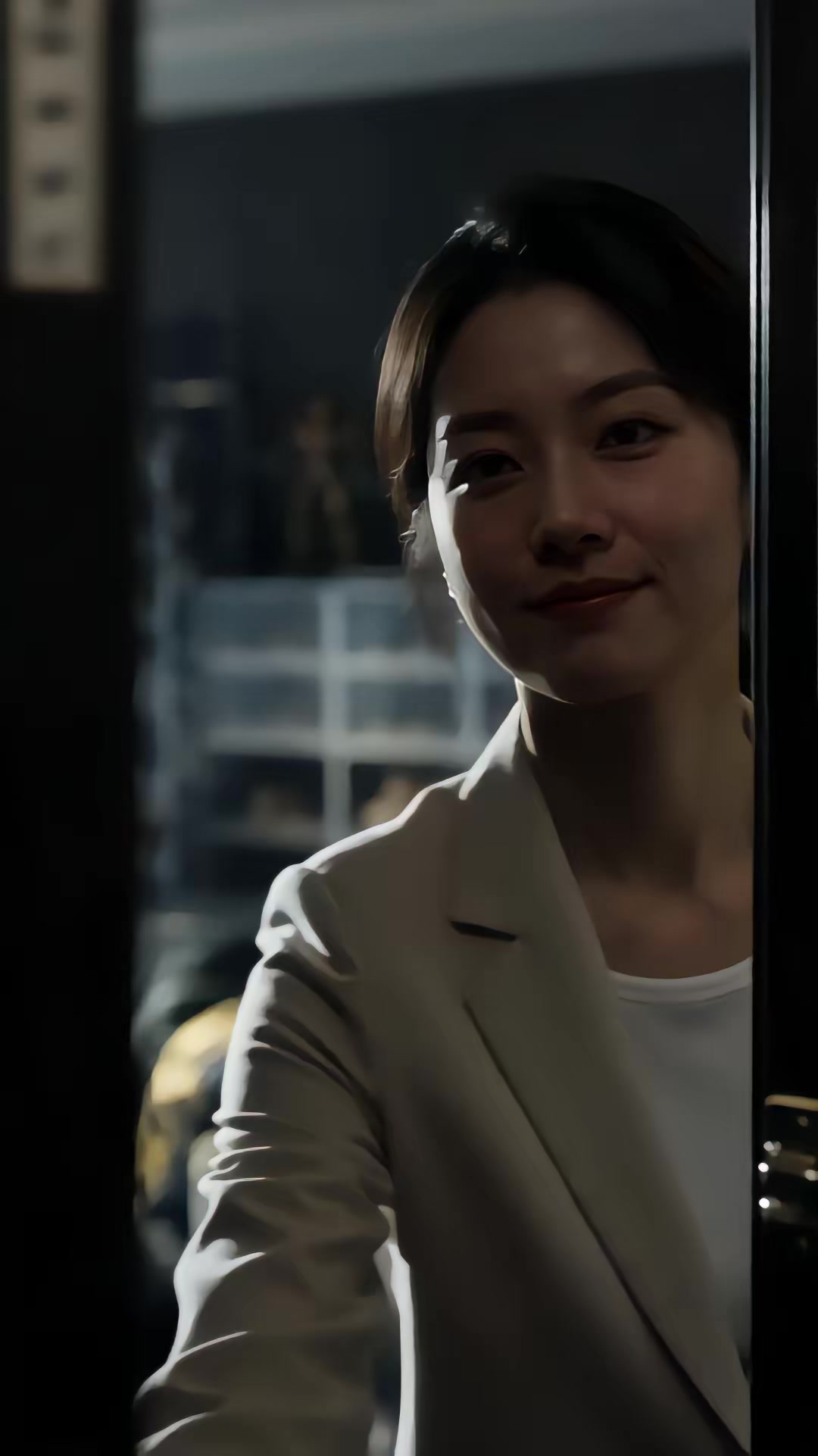 《月入三十万，亲妈住楼道》剧照