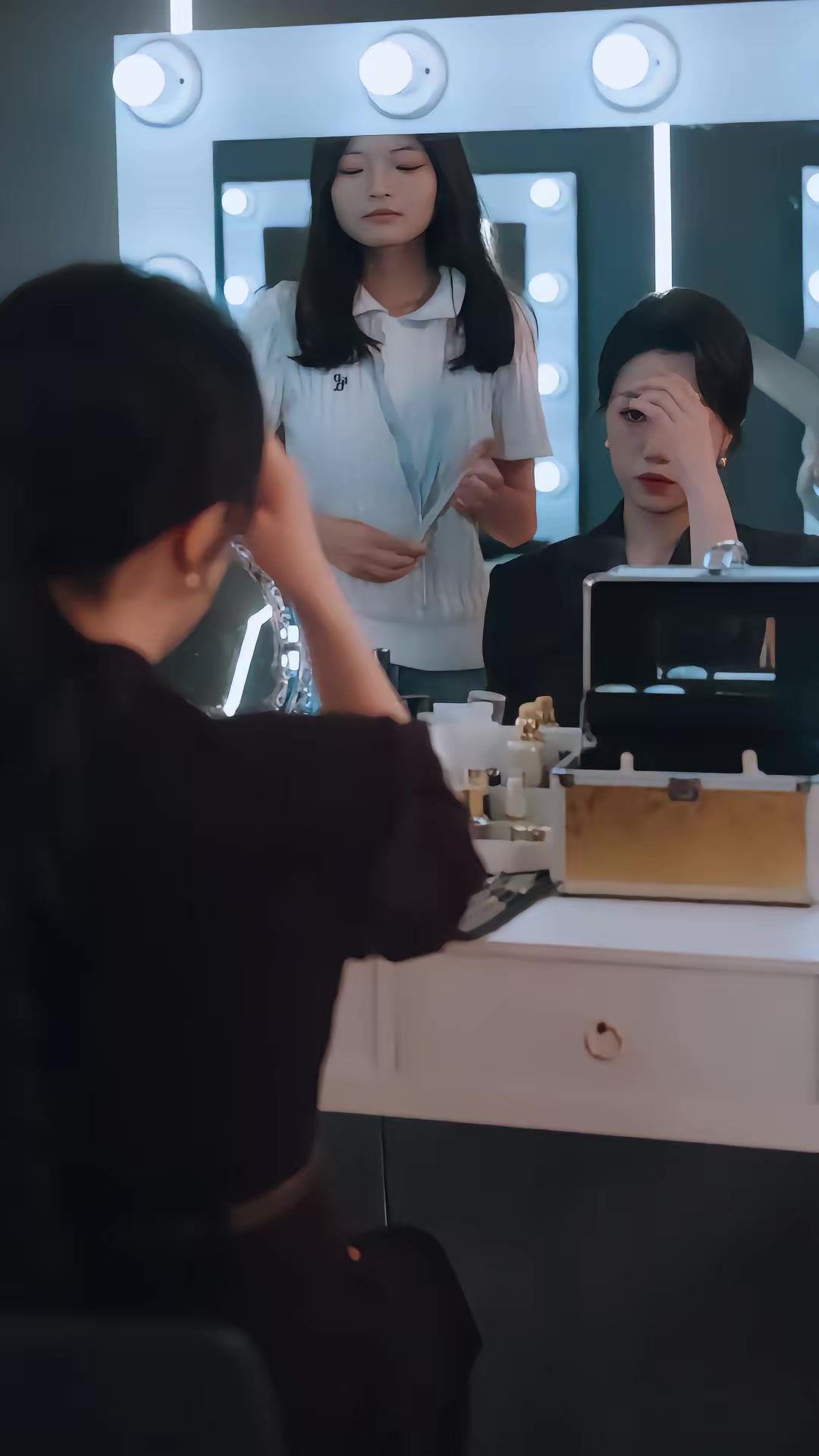 《半醒暮色》劇照